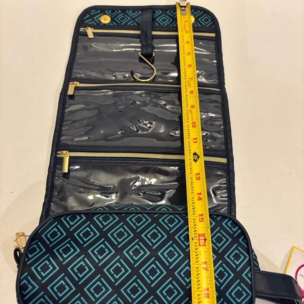 NWT Liz Claiborne Hanging Travel makeup bag